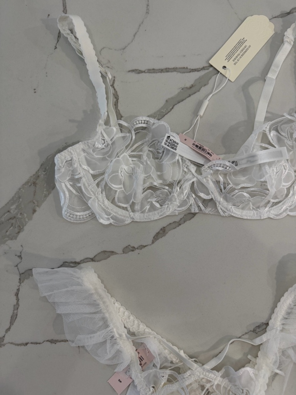 NWT For Love & Lemons Blushing Blooms bra and panty set size 32B/S - Picture 3 of 7